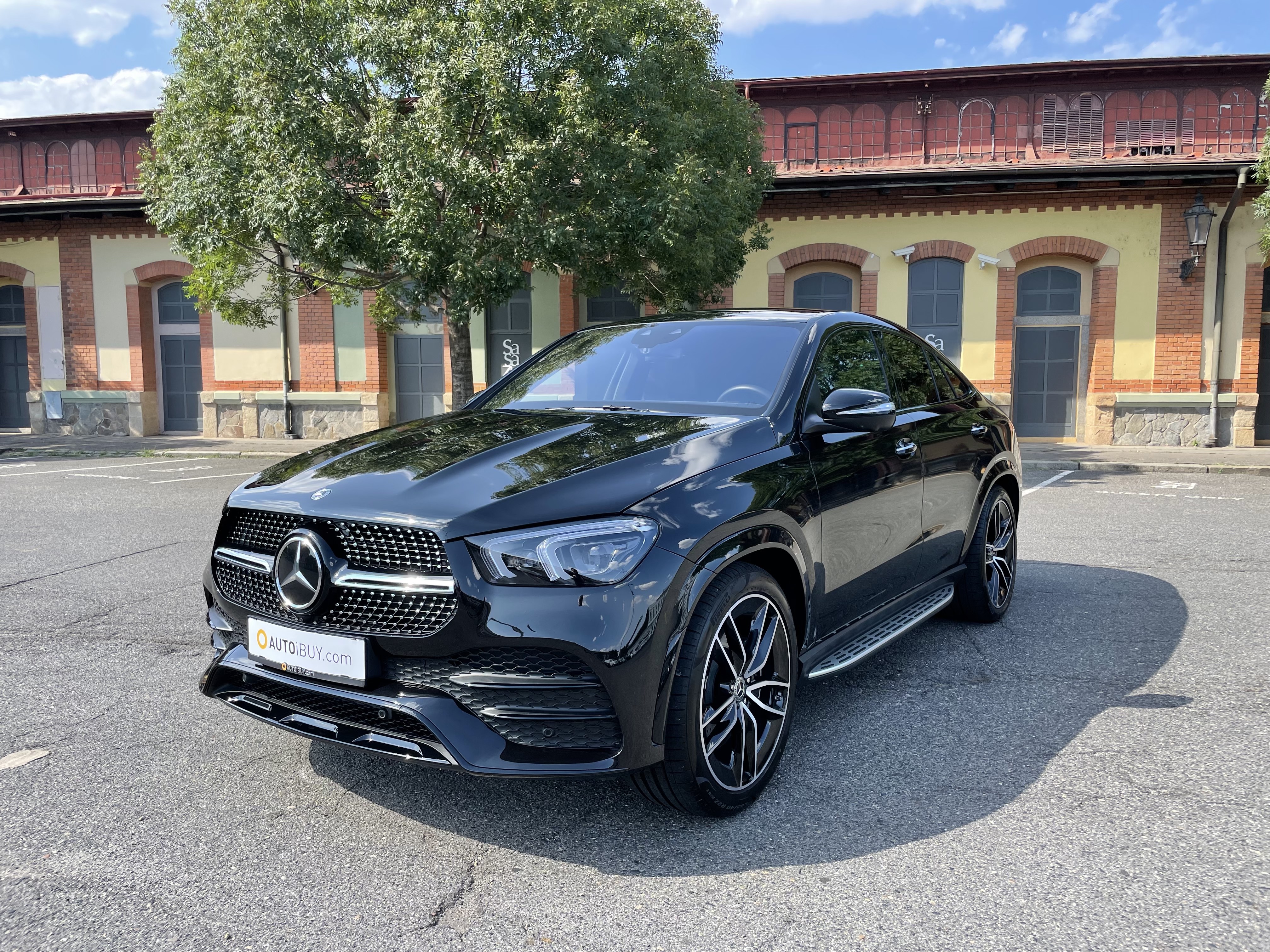 MERCEDES GLE COUPÉ 400d 4MATIC AMG | sportovní naftové suv coupé | německé předváděcí auto skladem | maximální výbava | nákup online | AUTOiBUY.com